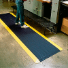 Wearwell® Diamond-Plate SpongeCote Mat 9/16" Thick 2' x 3' Black/Yellow Border