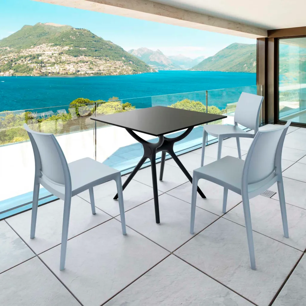 Table and chairs on balcony