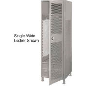 Global Industrial™ 3-Wide Welded Gear Locker W/Door, Foot Locker & Legs, 24"Wx18"Dx72"H, Gray