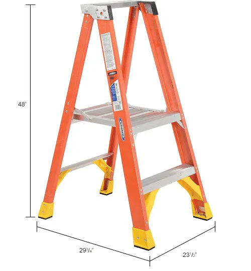 Werner 2' Fiberglass Platform Step Ladder 300 lb. Cap - P6202