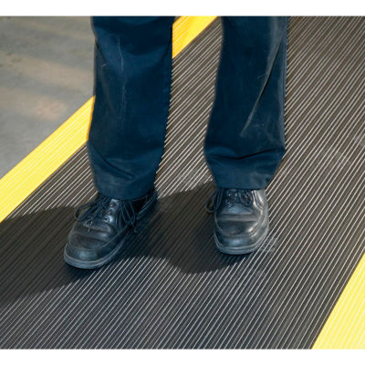 NoTrax® Achilles Surface Mat 5/8" Thick 4' x 30' Black/Yellow Border