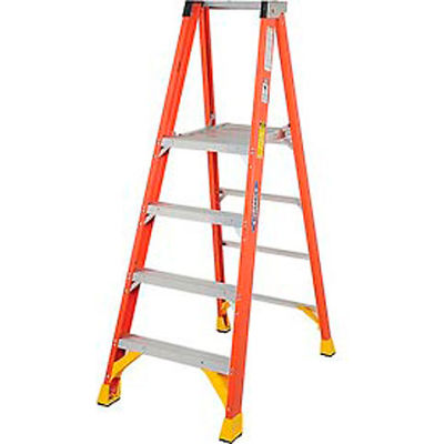 Werner 4' Fiberglass Platform Step Ladder 300 lb. Cap - P6204