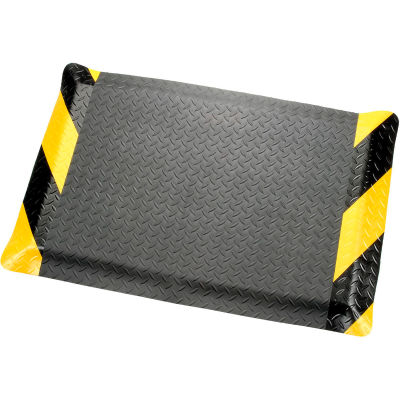 Diamond Plate Ergonomic Mat 9/16" Thick 24"W Cut Length Up To 75 Ft, Black/Chevron