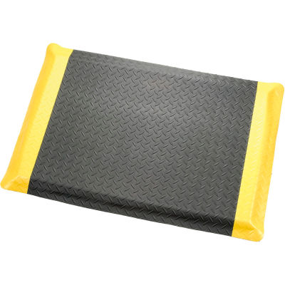 Diamond Plate Ergonomic Mat 9/16"Thick 48"W Cut Length Up To 75ft, Black/Yellow Border