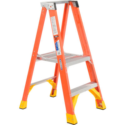 Werner 2' Fiberglass Platform Step Ladder 300 lb. Cap - P6202 | 640732 ...