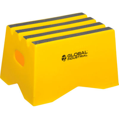 Global Industrial™ 1 Step Plastic Step Stand, 19-1/2"W x 13-1/2"D x 12"H, Yellow