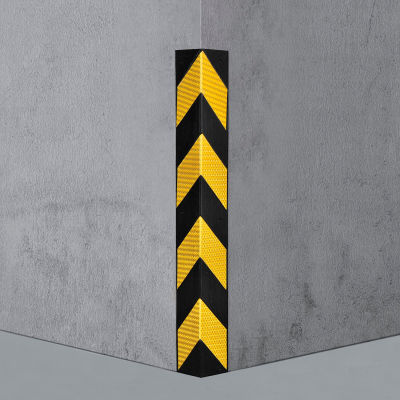 Global Industrial™ Rubber Corner Guard 90°, Medium Duty, 31"L