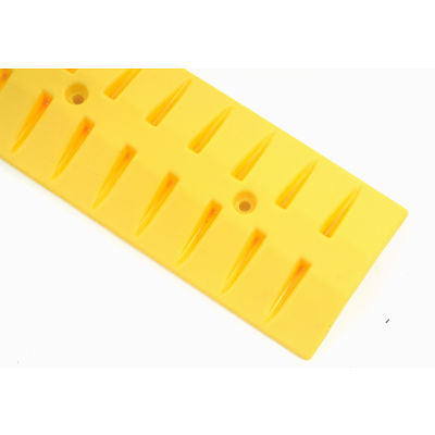 Global Industrial™ Speed Bump With Cable Protection 6 Foot Long