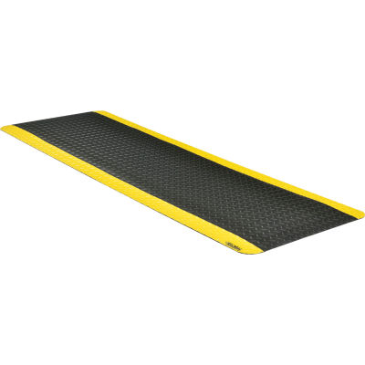 Global Industrial Diamond Plate Ergonomic Mat 15/16" Thick 2' x 6' Black/Yellow Border