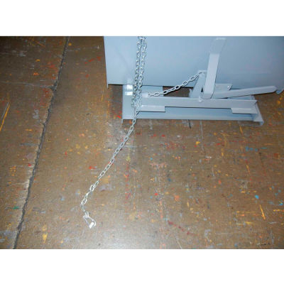 Chain Pull Latch for Extreme Height Dumping for Global Industrial™ Self-Dumping Hoppers - Gray