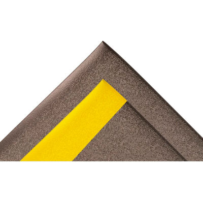 NoTrax® Surface Mat 5/8" Thick 3' x 12' Black/Yellow Border