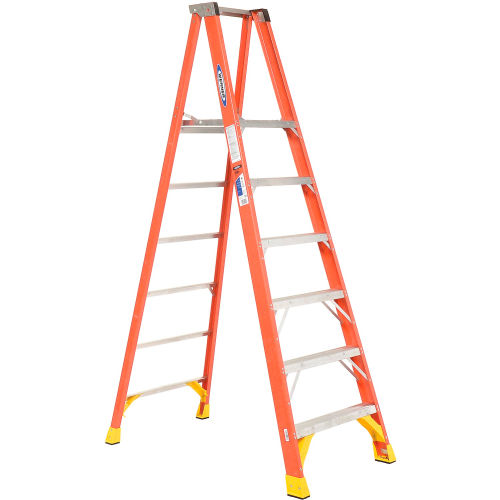 Werner 6 ft. Fiberglass Platform Step Ladder 300 lb. Cap - P6206
