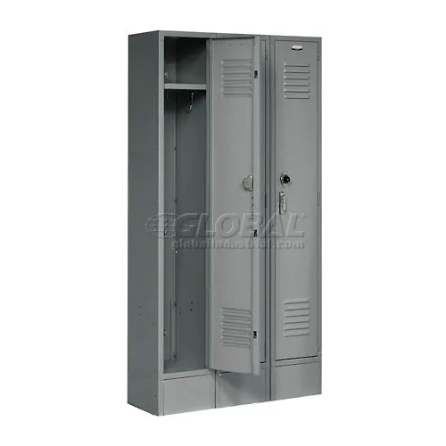 Global Industrial™ Paramount  1-Tier 3 Door Locker, 36