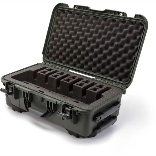 NANUK Black Waterproof Gear Case with PowerClaw Latching System - 22-in x  14-in x 9 in the Gear Storage & Containers department at