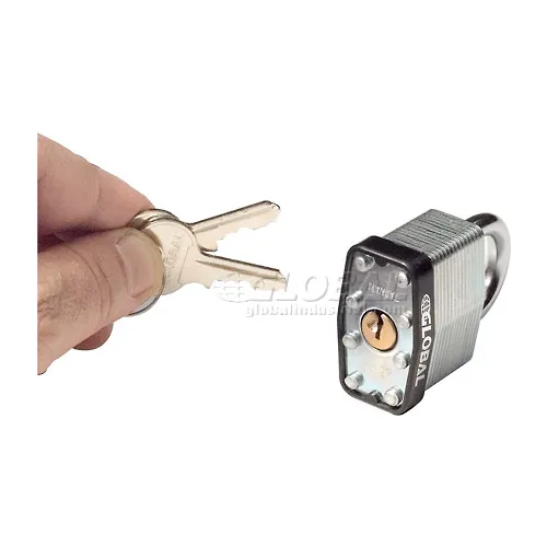 Global Industrial™ Brass Padlock With 3 Keys - Keyed Differently