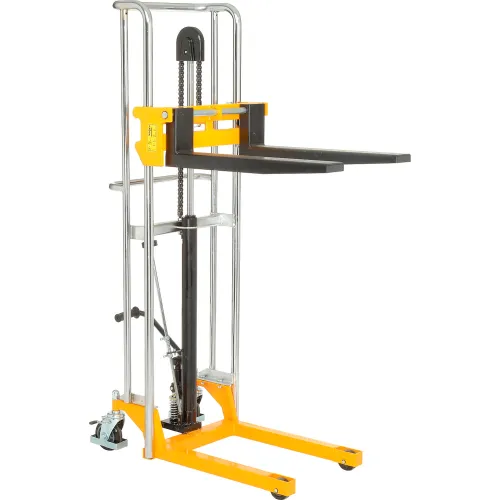 Global Industrial™ Manual Lift Stacker, 59